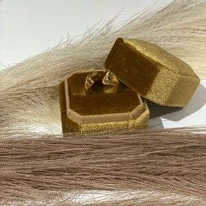 Elegant Gold Ring